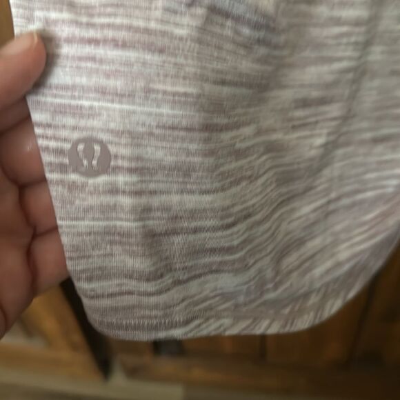 Lululemon Essential Tank Pleated *Seriously Light Luon - Picture 5 of 7
